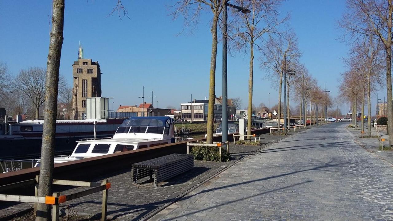 Vakantiehuis Bloemmolenkaai Diksmuide Exterior photo